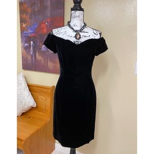 Ann Taylor black off shoulder velvet dress
